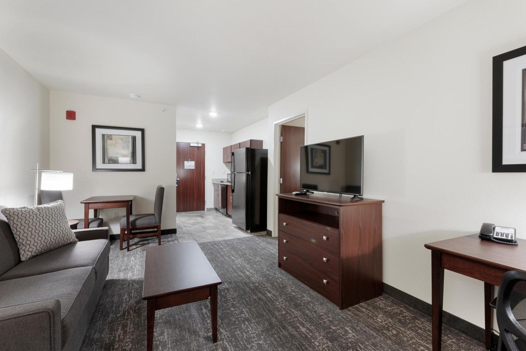 Cobblestone Hotel & Suites - Bellefontaine Exterior foto